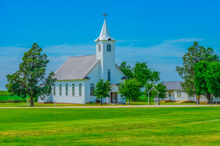 How to become a pastor in Texas white chapel