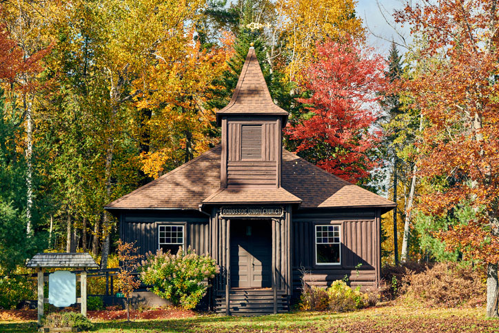 How to become a pastor in Maine log cabin church