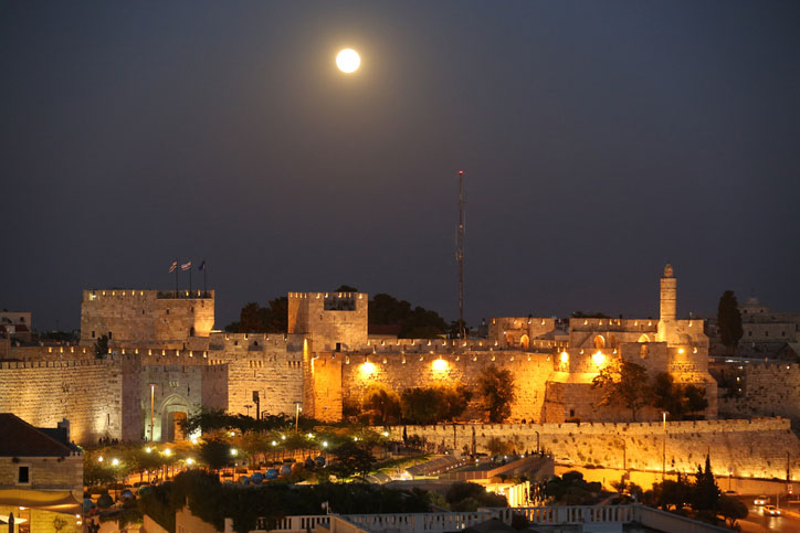 What is apologetics in old Jerusalem at night