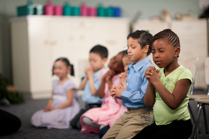 8 Quick Games For Sunday School When The Pastor Goes Over